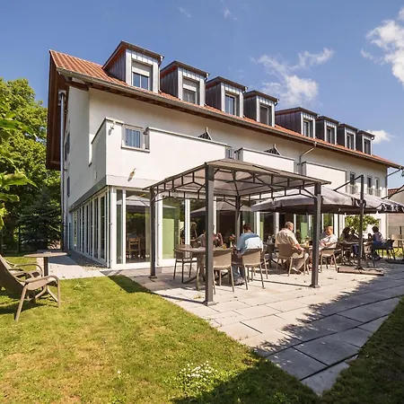 Gaestehaus Gn8 3* 리라신겐보블린겐