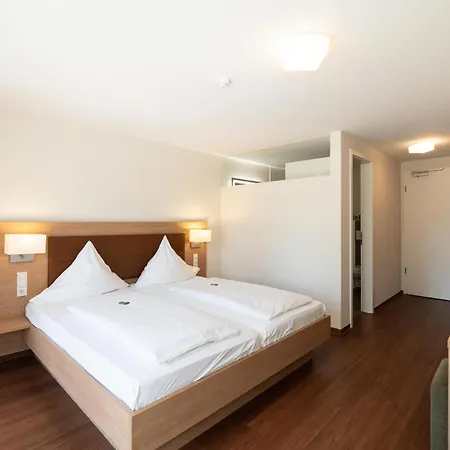Gaestehaus Gn8 住宿加早餐酒店 里拉辛根-沃布林根