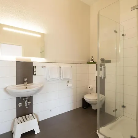 Nocleg ze śniadaniem Gaestehaus Gn8 Rielasingen-Worblingen