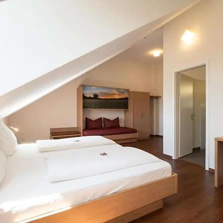 Gaestehaus Gn8 Oda ve Kahvaltı
