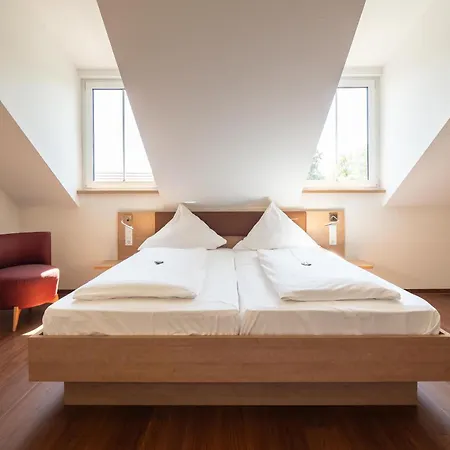 Oda ve Kahvaltı Gaestehaus Gn8